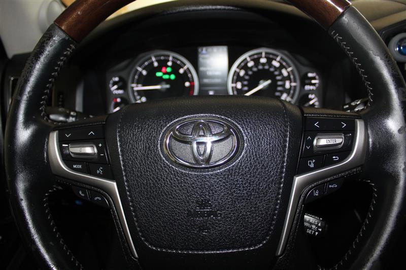 Used 2016 Toyota Land Cruiser AWD/4WD image 18