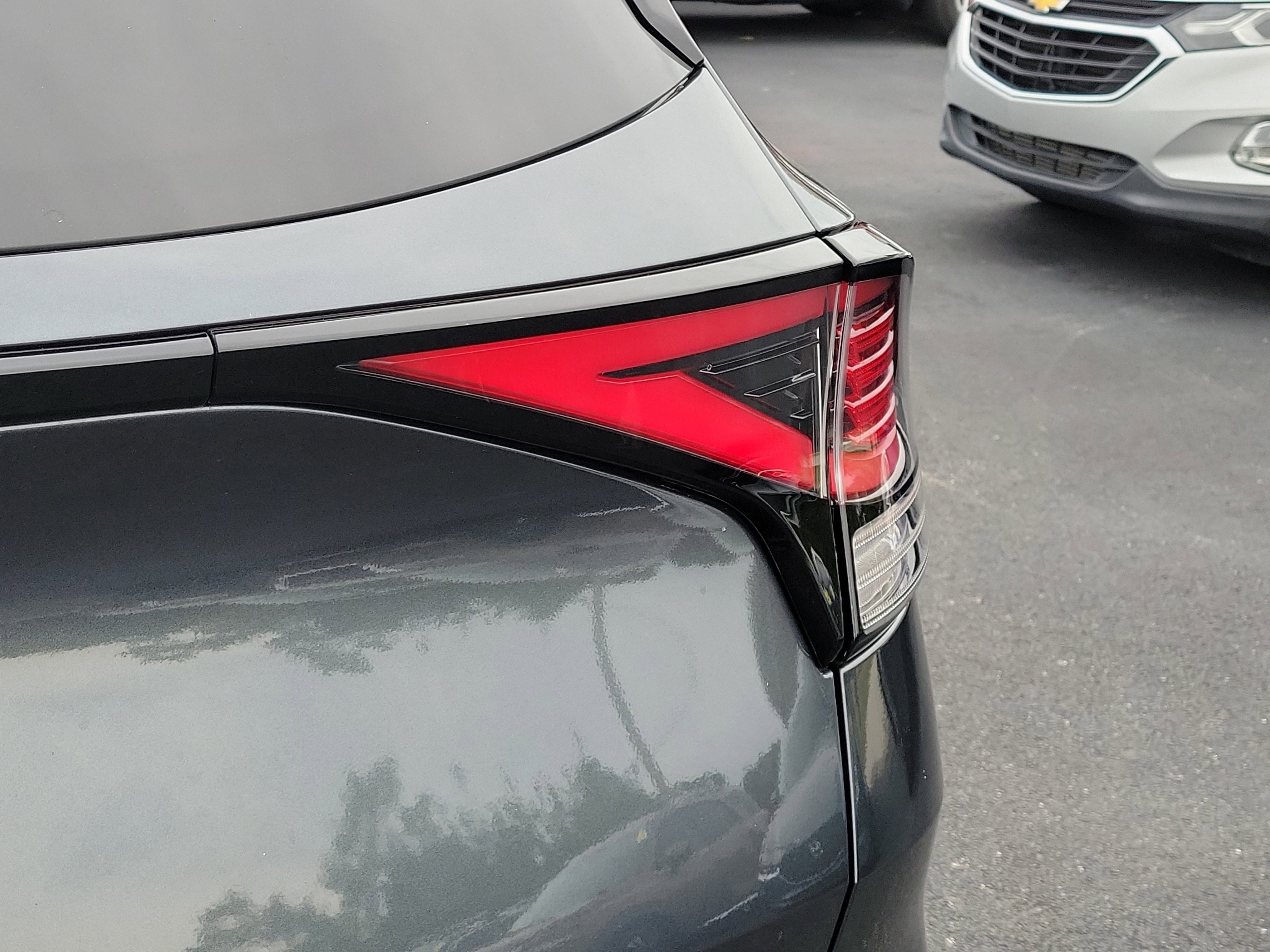 Used 2023 Kia Sportage EX image 11