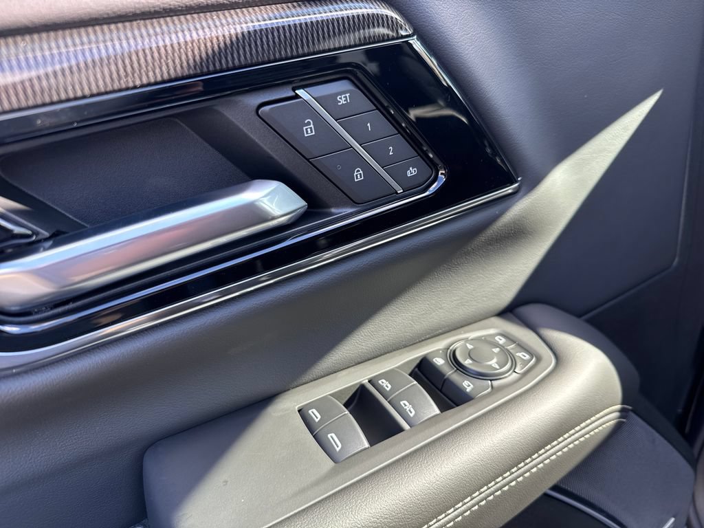 New 2026 GMC Yukon Elevation w/ Elevation Premium Package AWD/4WD image 19