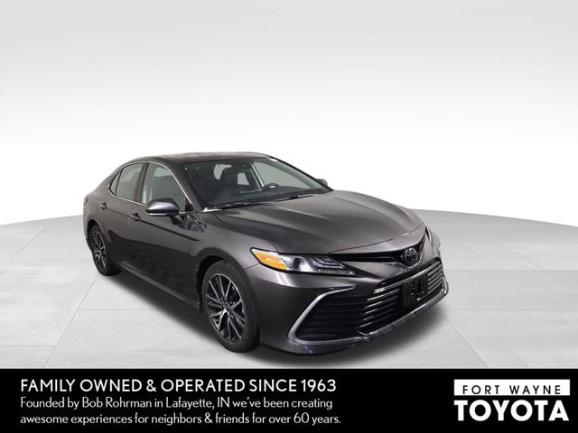 Used 2023 Toyota Camry XLE image 4