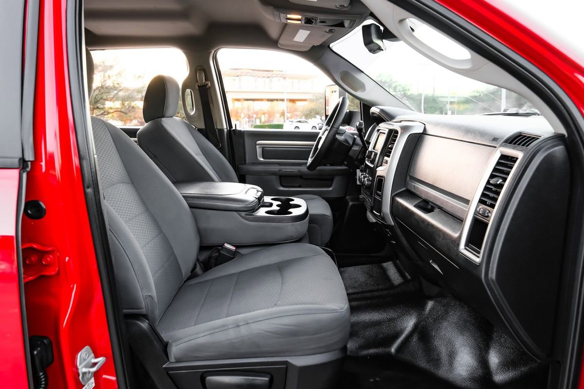 Used 2016 RAM 3500 SLT w/ Cold Weather Group image 29