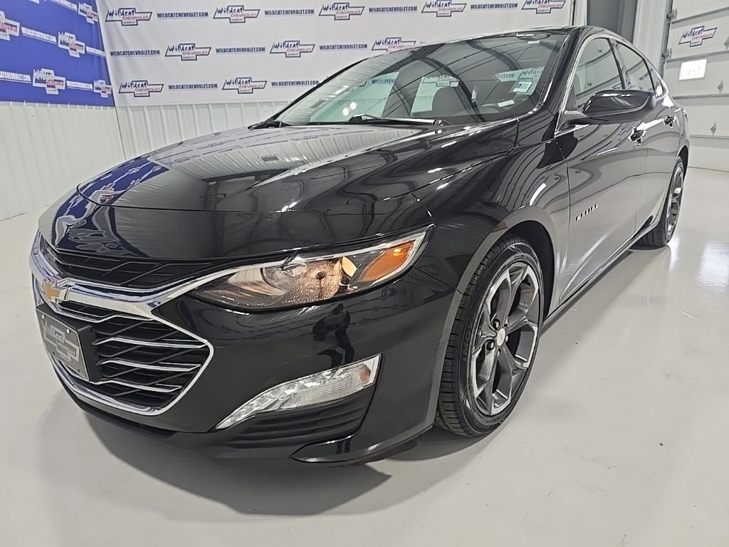 Used 2023 Chevrolet Malibu LT image 3