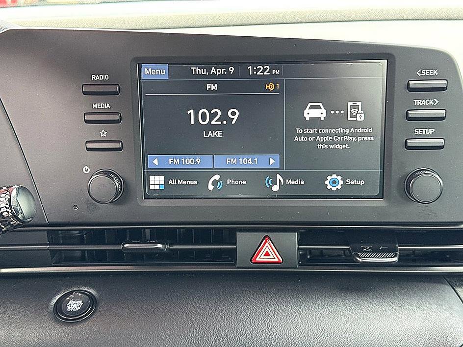 Used 2025 Hyundai Elantra Sport image 12