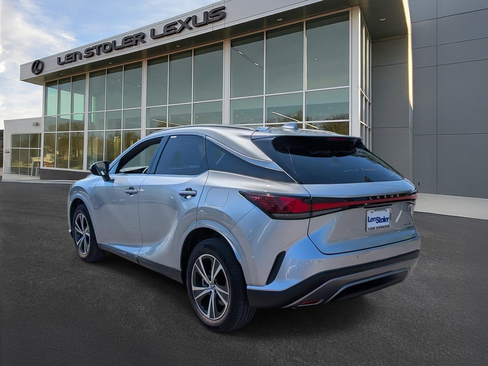 Used 2025 Lexus RX 350 Premium w/ Accessory Package image 5