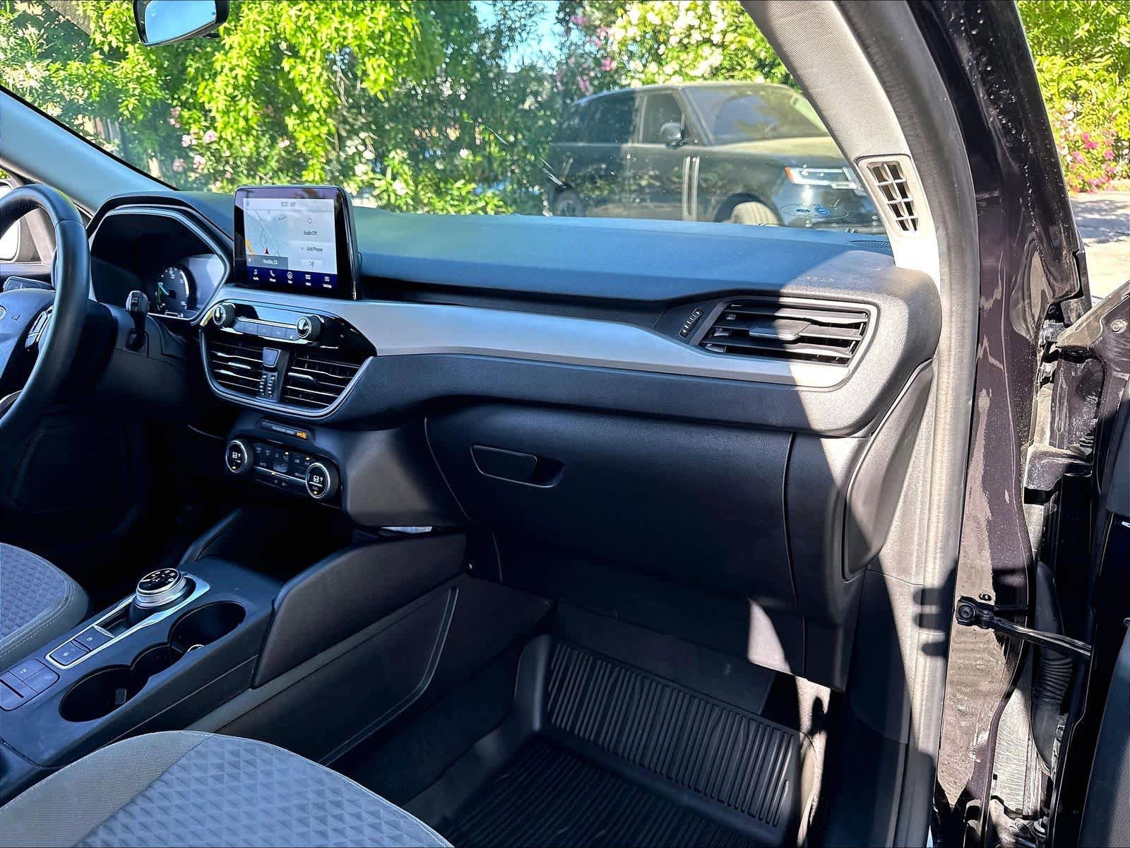 Used 2021 Ford Escape SE w/ Convenience Package FWD image 19