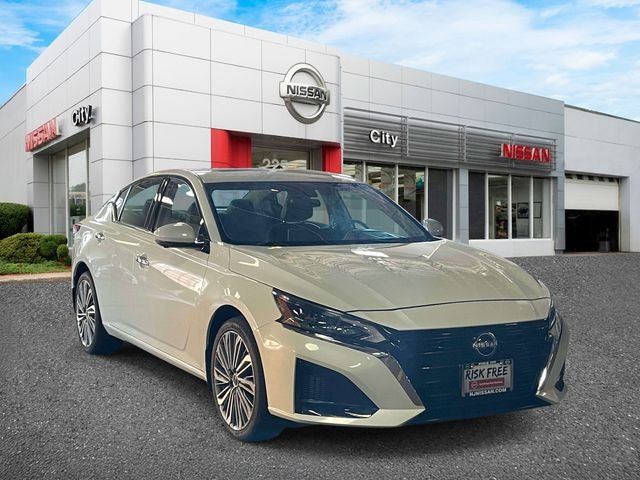 Used 2023 Nissan Altima 2.5 SL AWD/4WD image 1