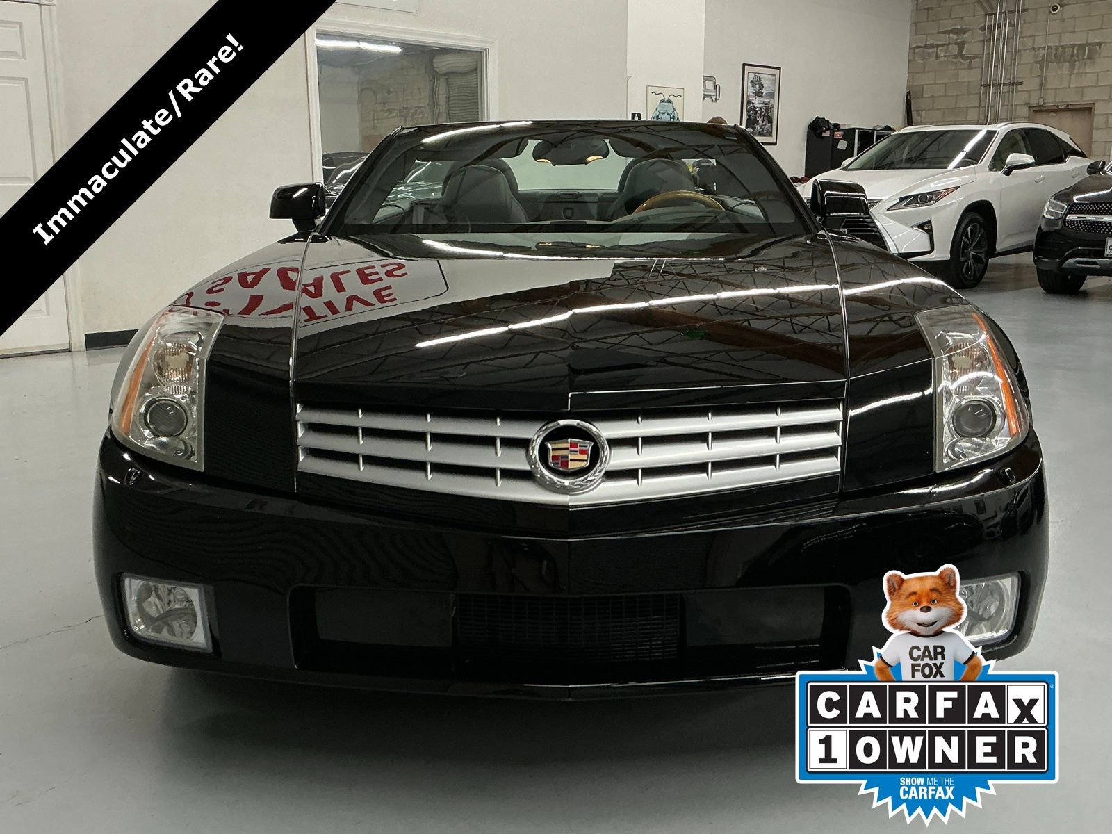 Used 2005 Cadillac XLR image 2