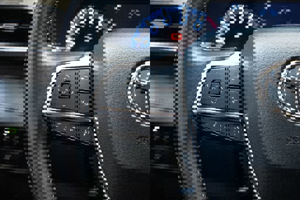 Used 2024 Toyota Highlander LE image 18