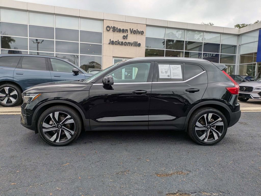 Certified 2023 Volvo XC40 B5 Plus w/ Protection Package Premier AWD/4WD image 3