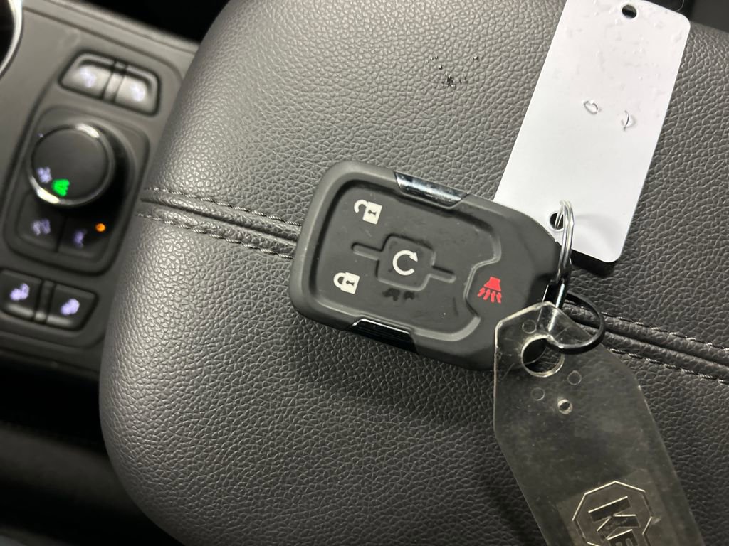 Used 2024 GMC Terrain SLE w/ Driver Convenience Package FWD image 22