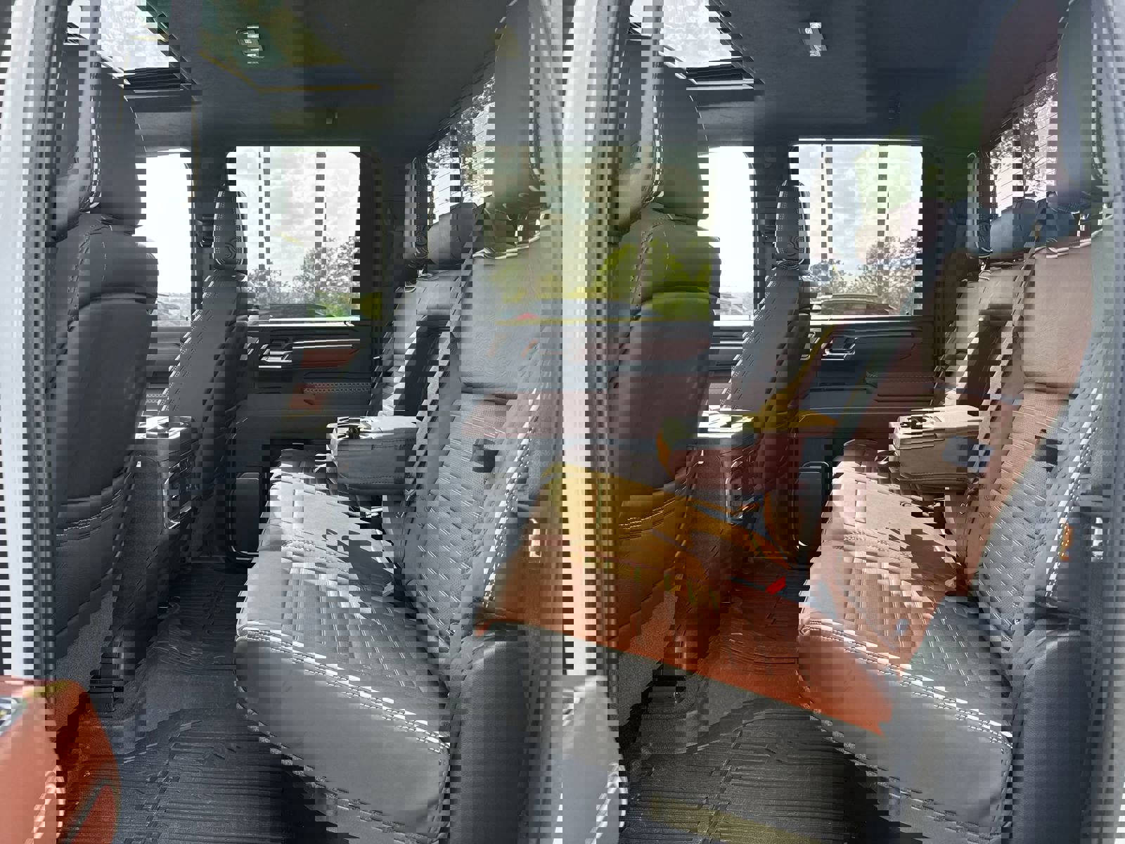 Used 2025 GMC Sierra 2500 Denali Ultimate image 31