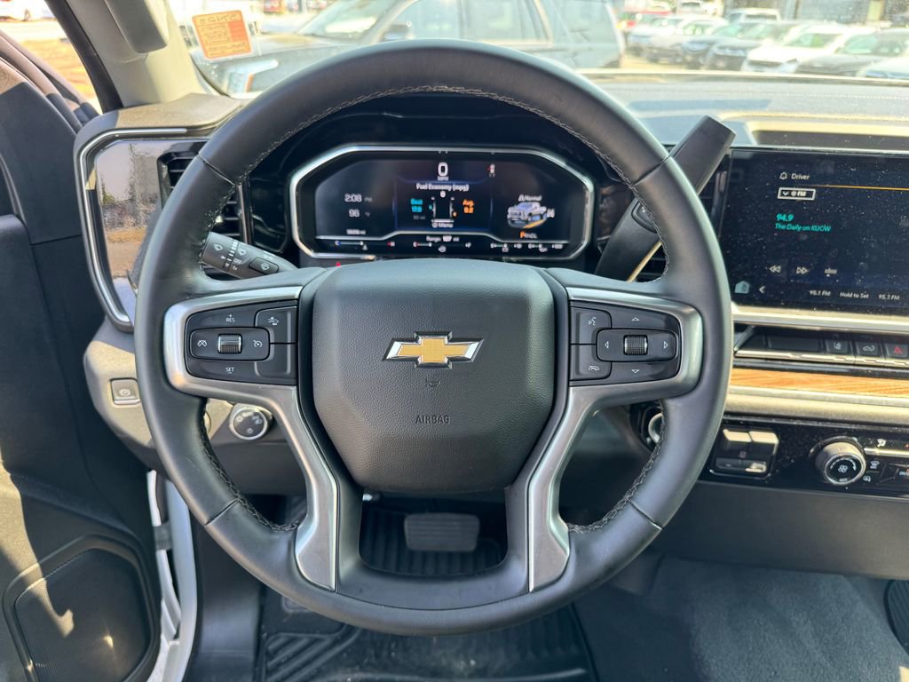 Used 2024 Chevrolet Silverado 3500 LT image 16