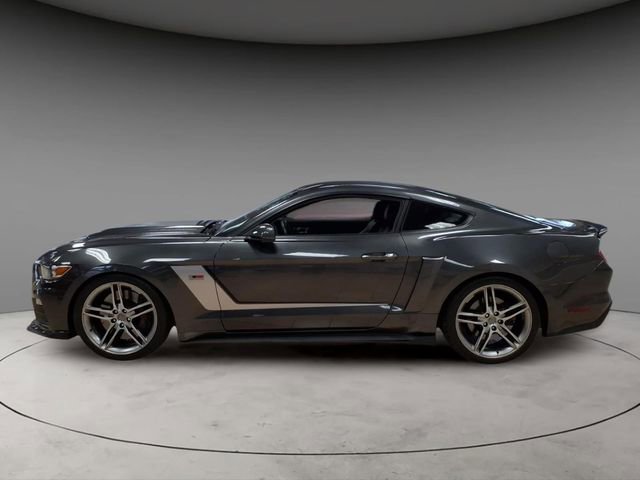 Used 2017 Ford Mustang GT Premium w/ GT Performance Package RWD image 2