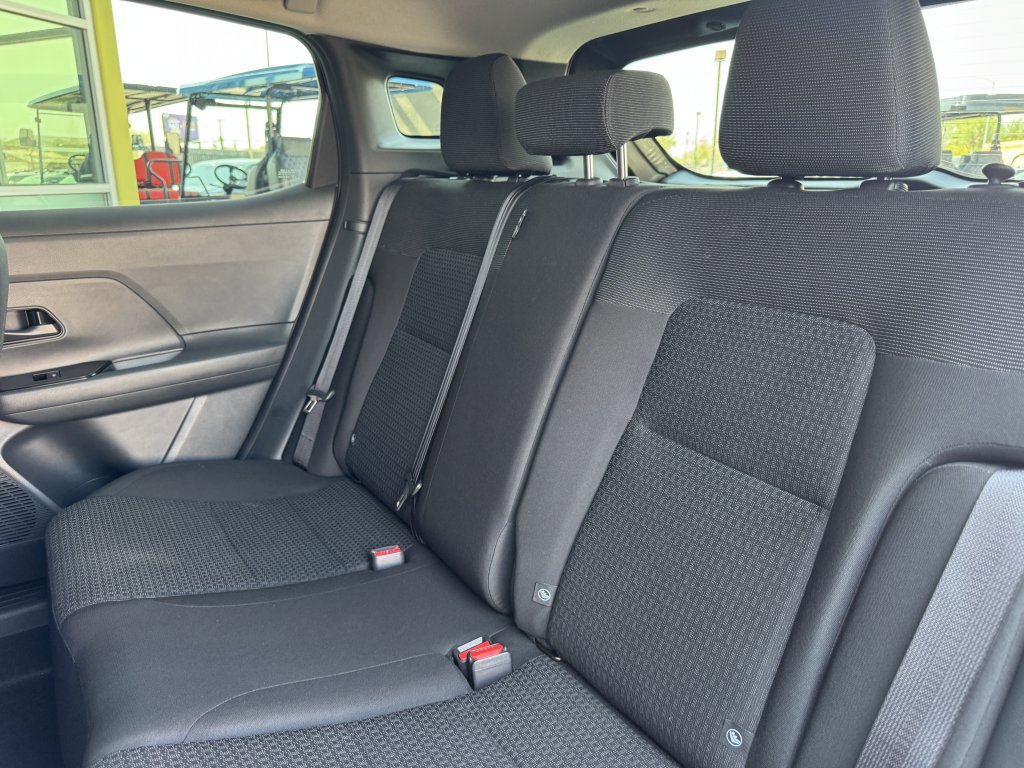 Used 2025 Nissan Kicks S image 34