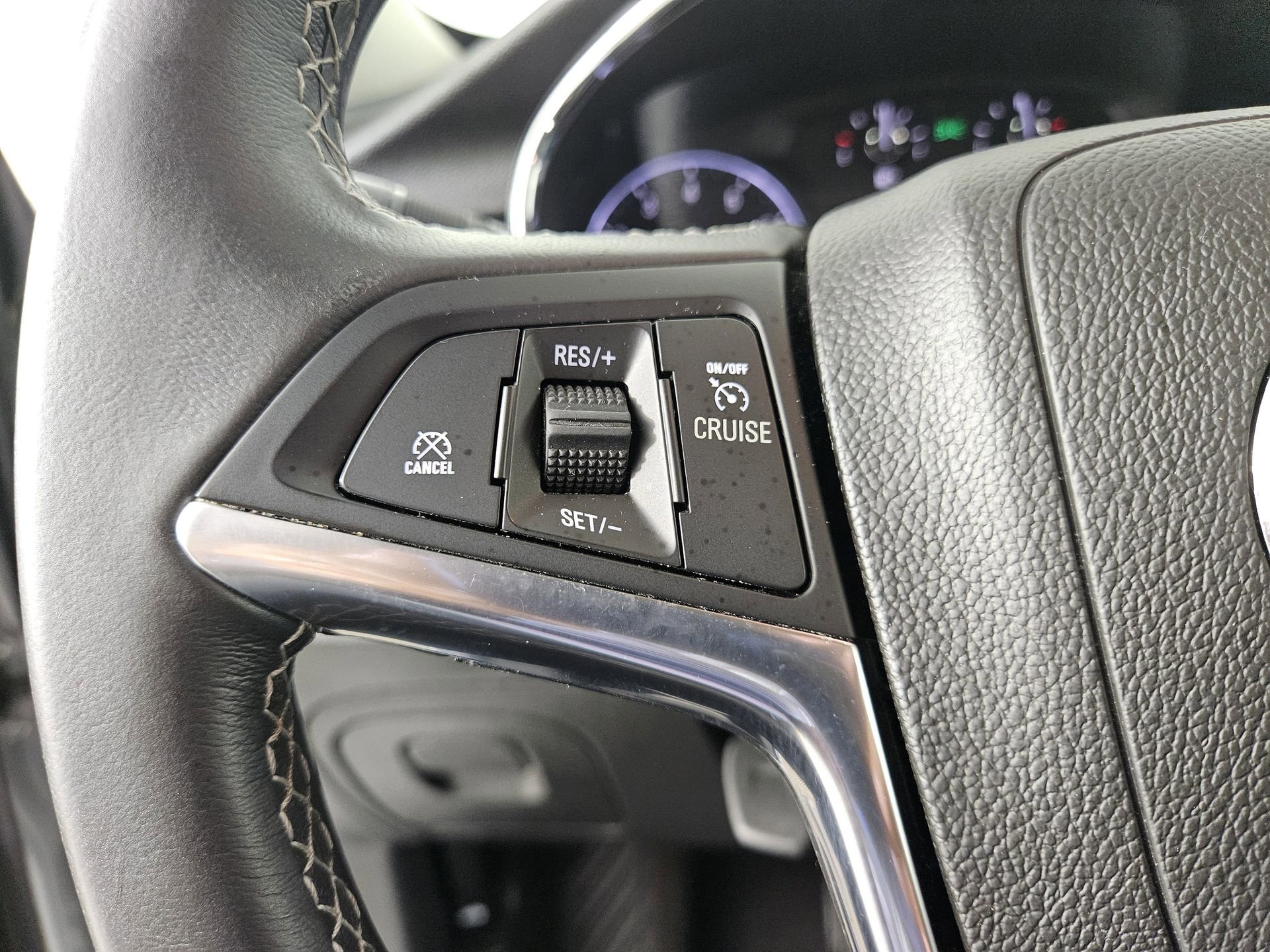 Used 2018 Buick Encore Sport Touring FWD image 20