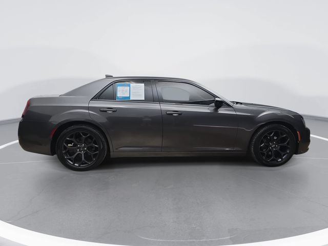 Used 2019 Chrysler 300 Touring w/ Sport Appearance Package RWD image 5