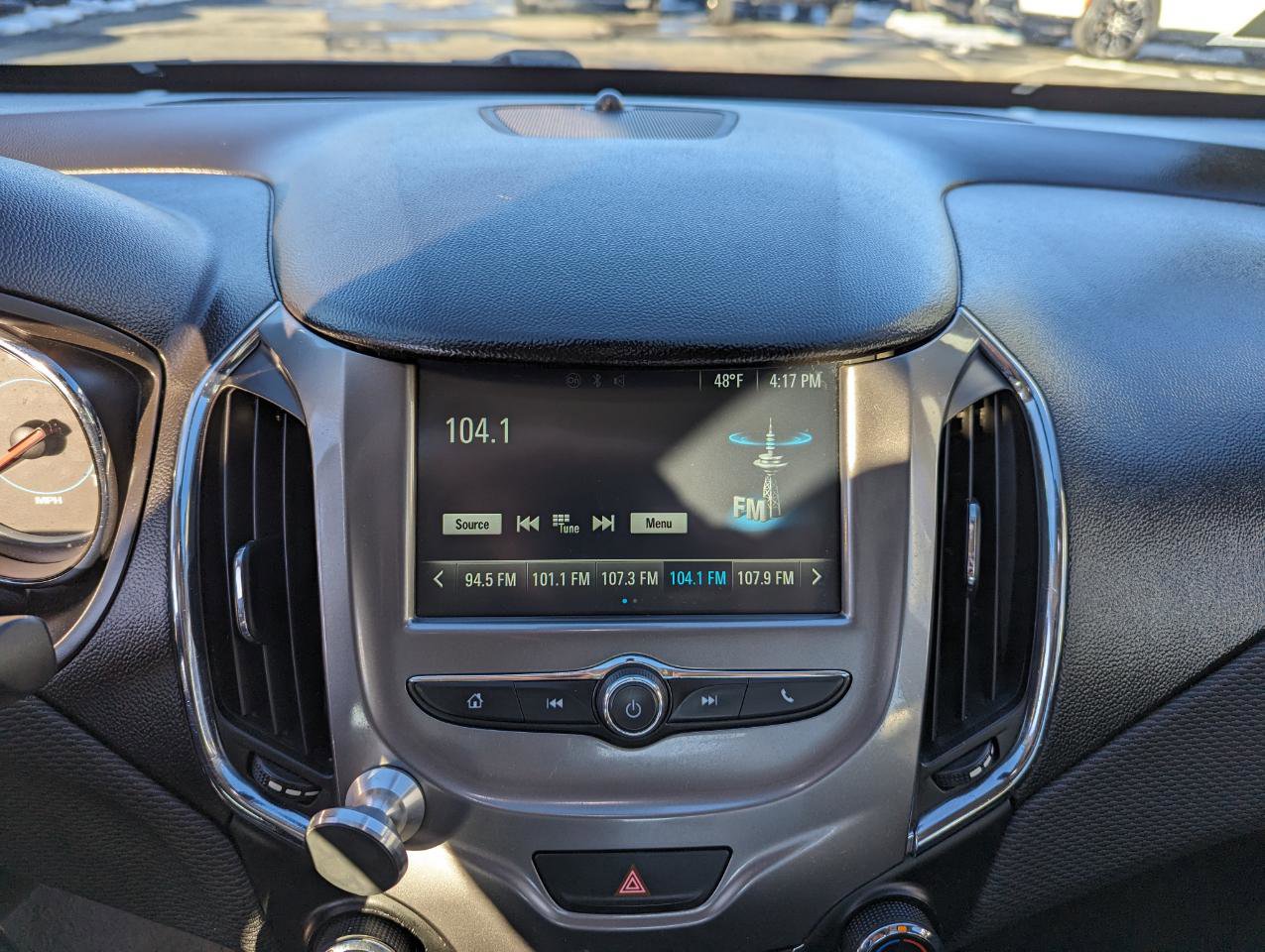 Used 2016 Chevrolet Cruze LT image 20