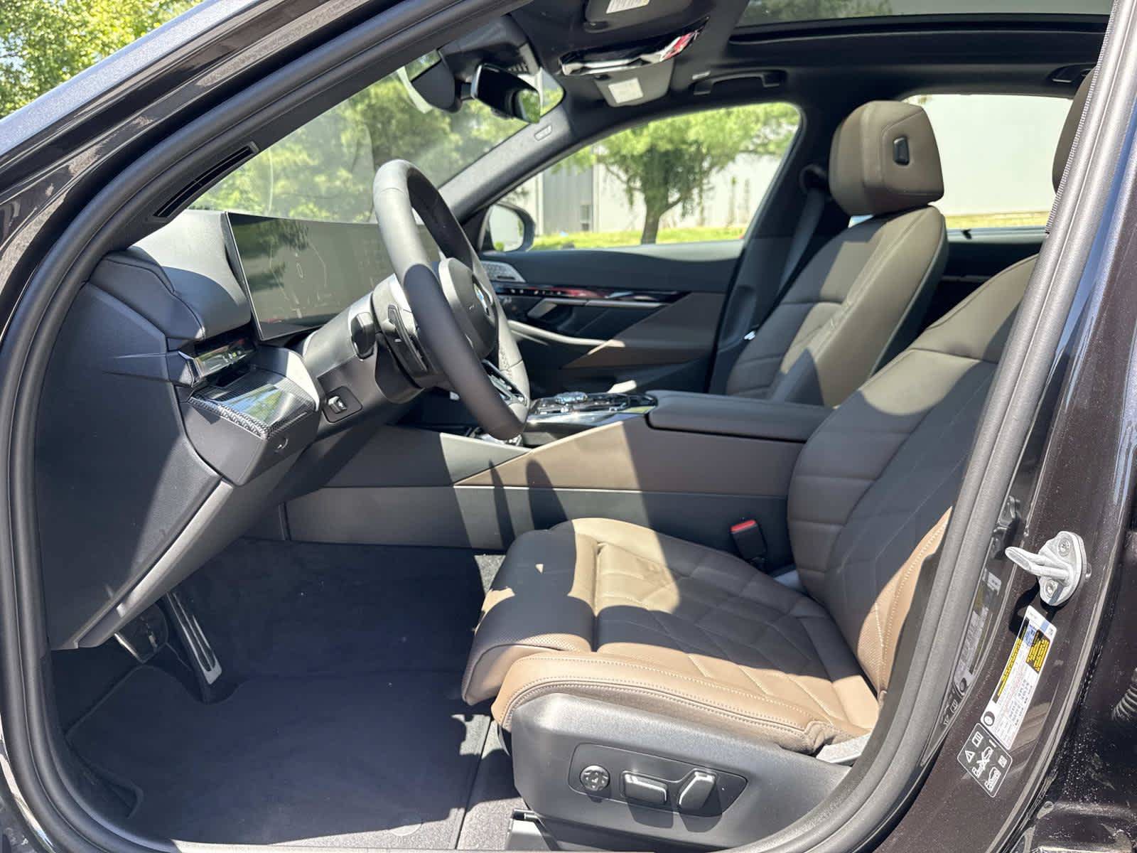 New 2027 BMW 540i xDrive w/ Executive Package AWD/4WD image 14