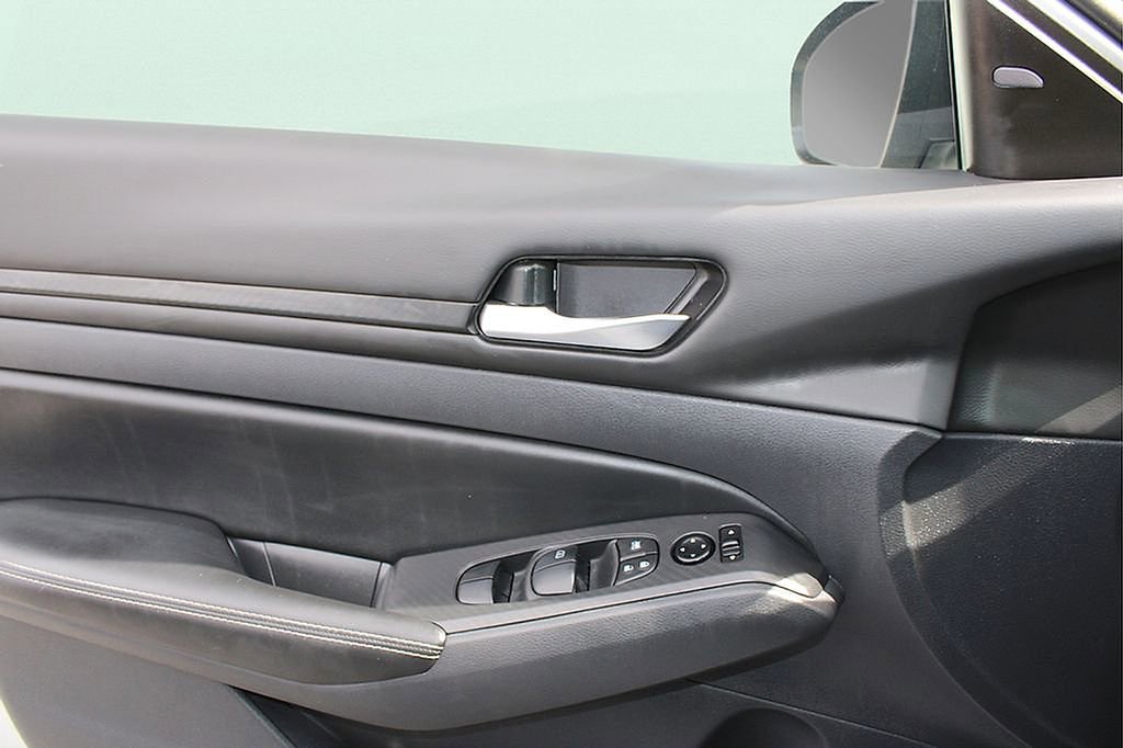 Used 2024 Nissan Altima 2.5 SV image 20