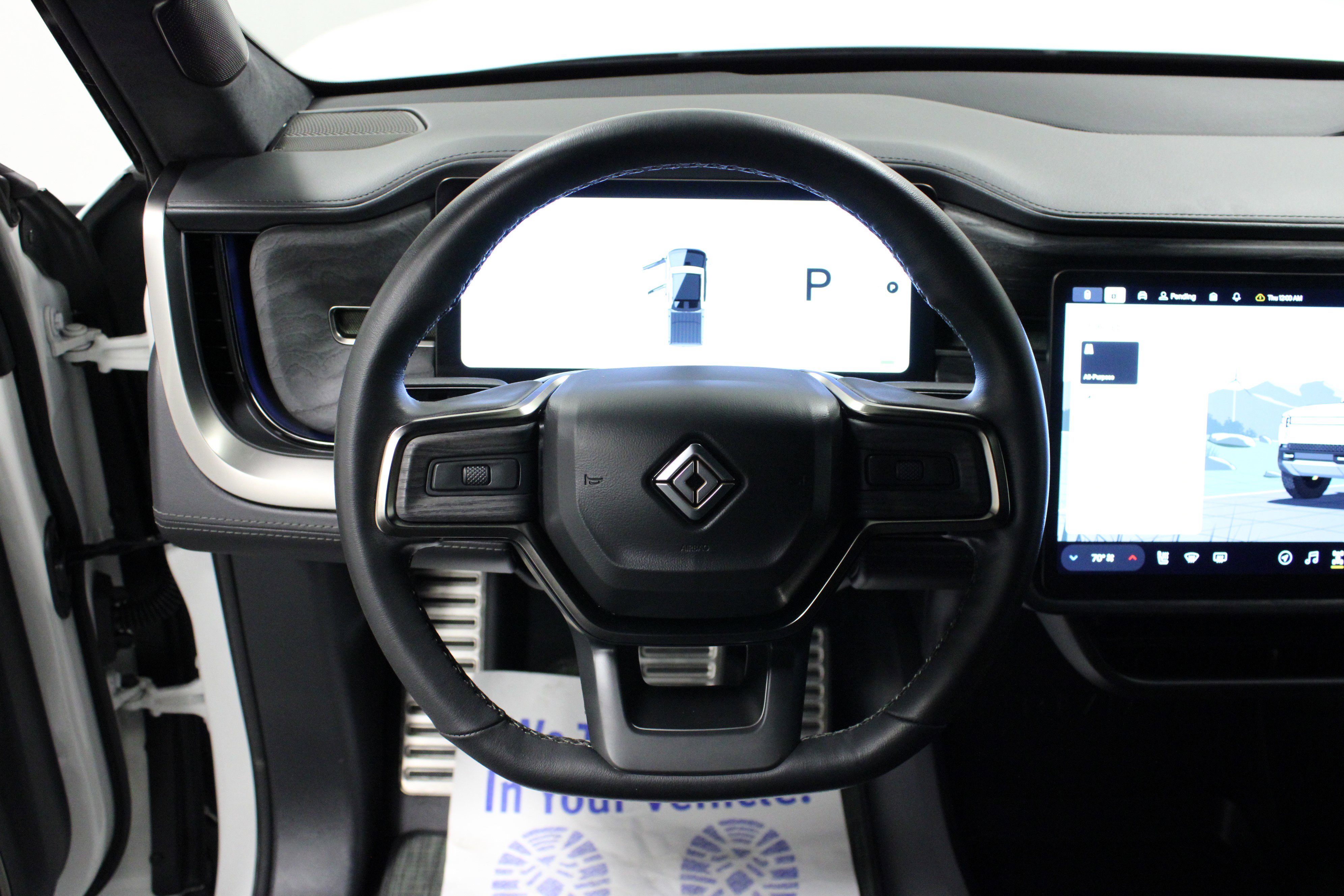 Used 2022 Rivian R1T Adventure image 17