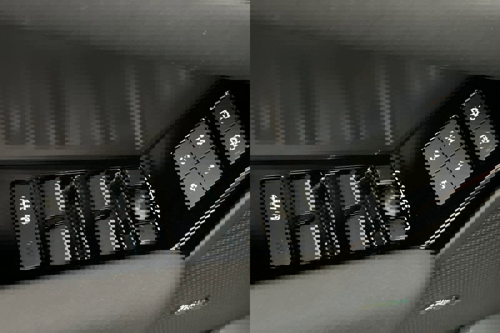 Used 2025 Land Rover Range Rover Velar Dynamic SE image 13