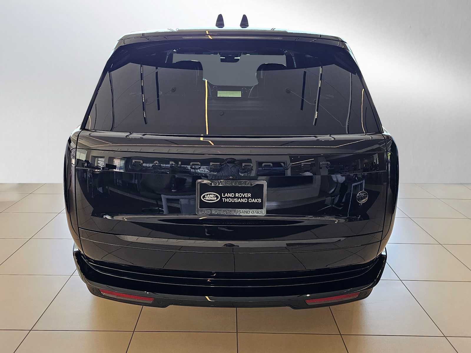 New 2026 Land Rover Range Rover Long Wheel Base SV AWD/4WD image 4