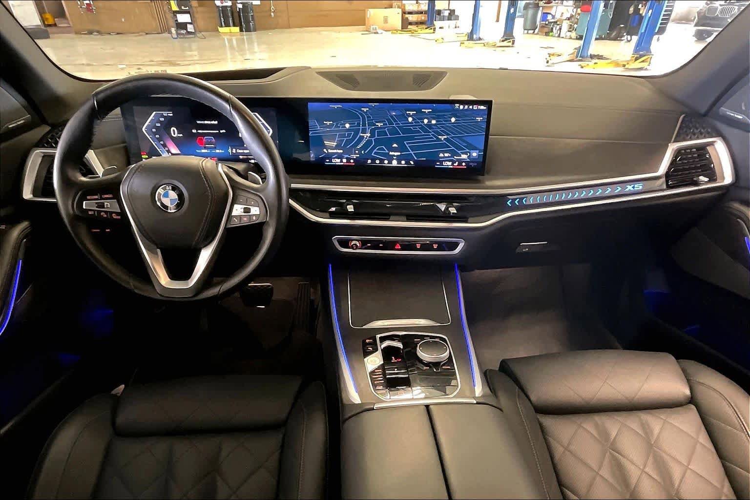 Used 2025 BMW X5 xDrive40i AWD/4WD image 14