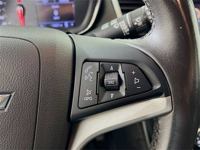 Used 2020 Chevrolet Trax LT w/ LT Convenience Package image 30