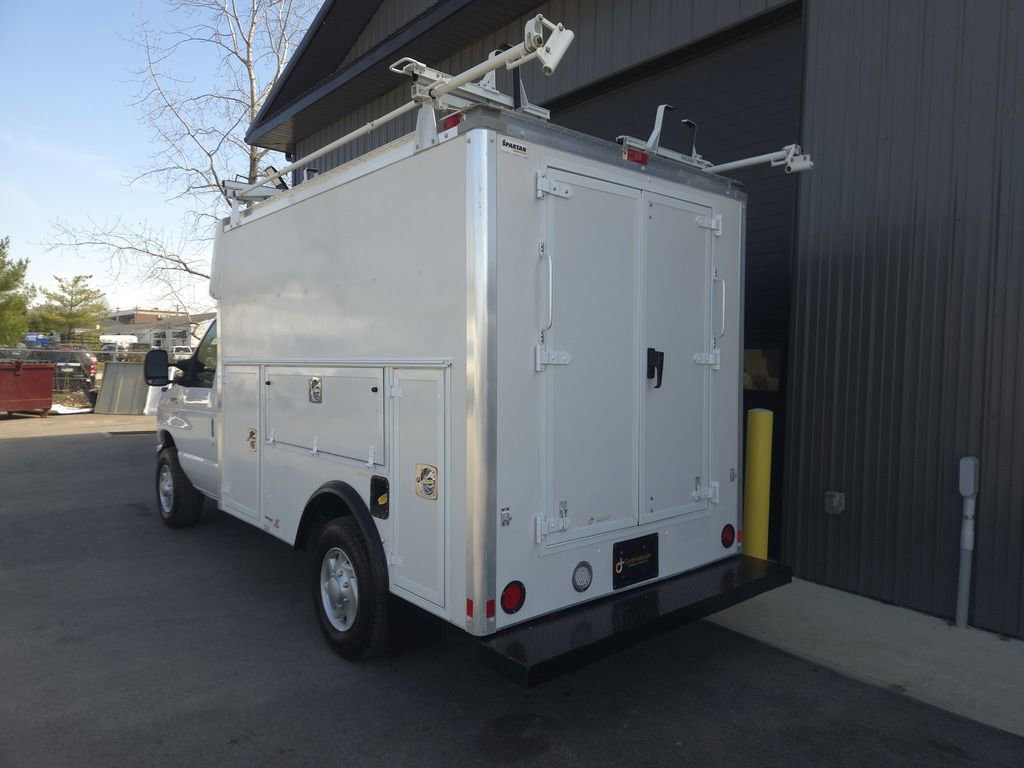 Used 2015 Ford E-350 and Econoline 350 Super Duty RWD image 3