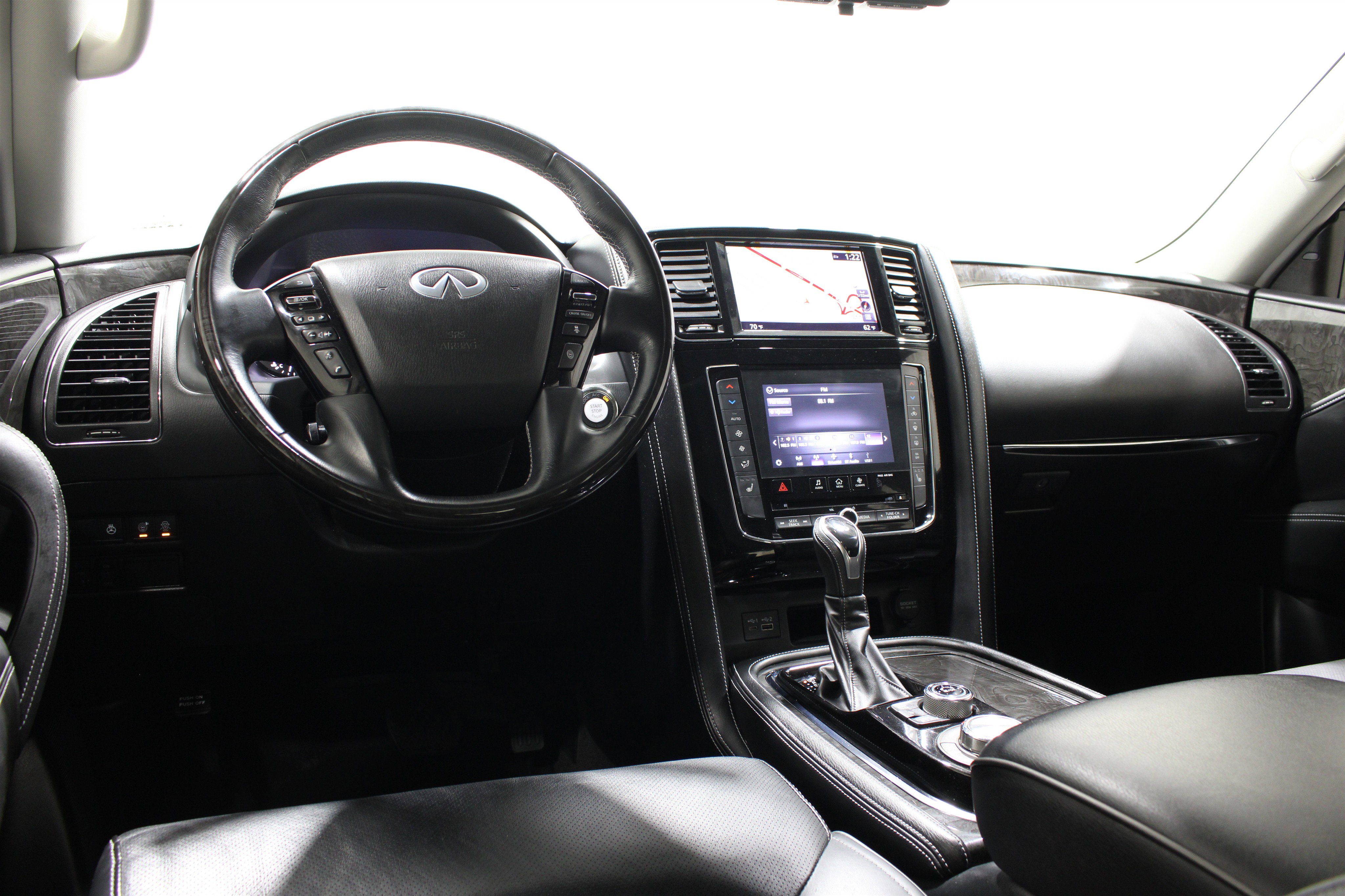 Used 2020 INFINITI QX80 Luxe w/ Proassist Package AWD/4WD image 2