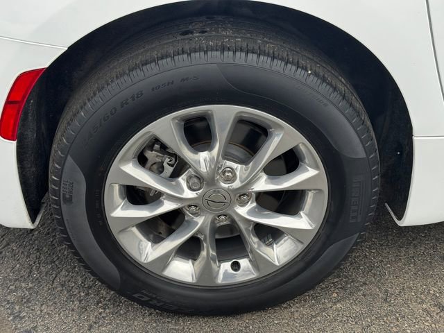 Certified 2023 Chrysler Pacifica Touring-L image 13