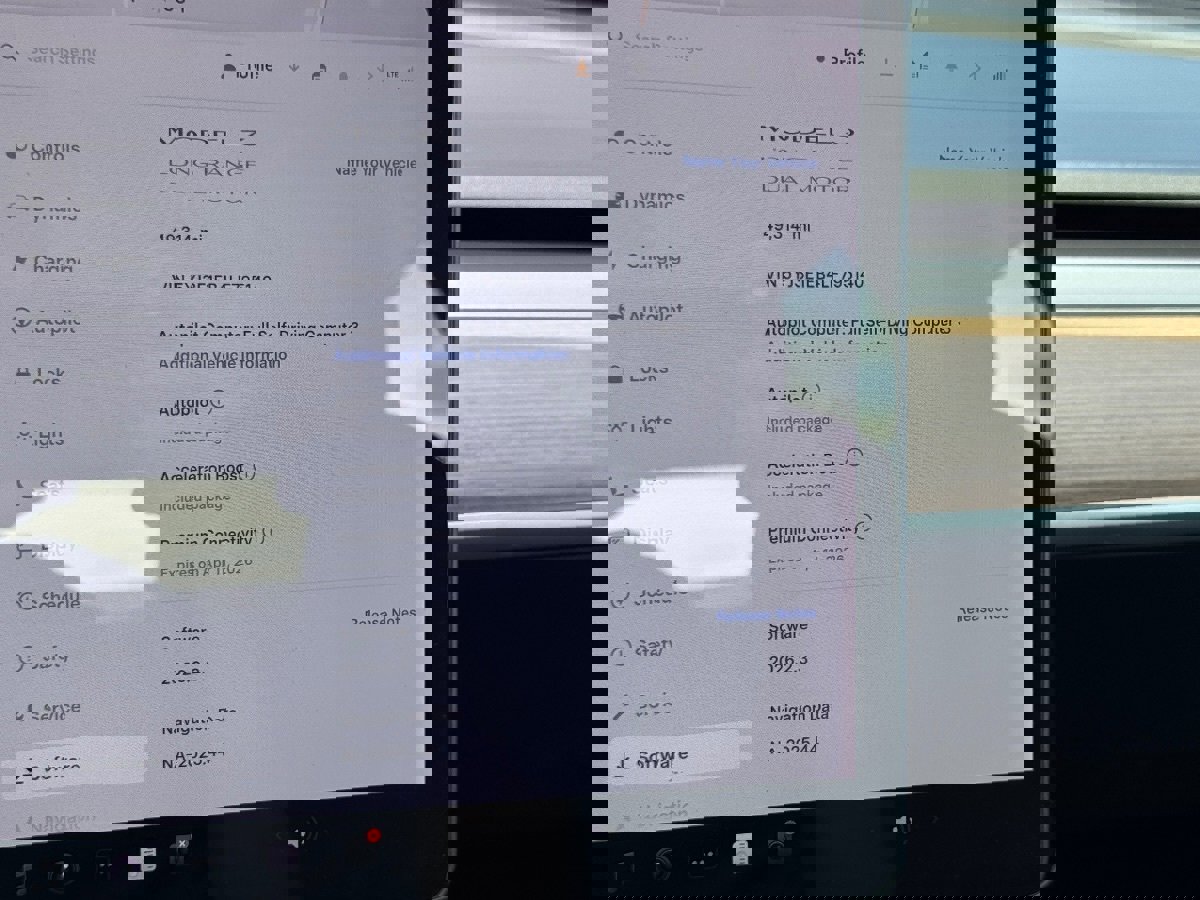 Used 2020 Tesla Model 3 Long Range image 34