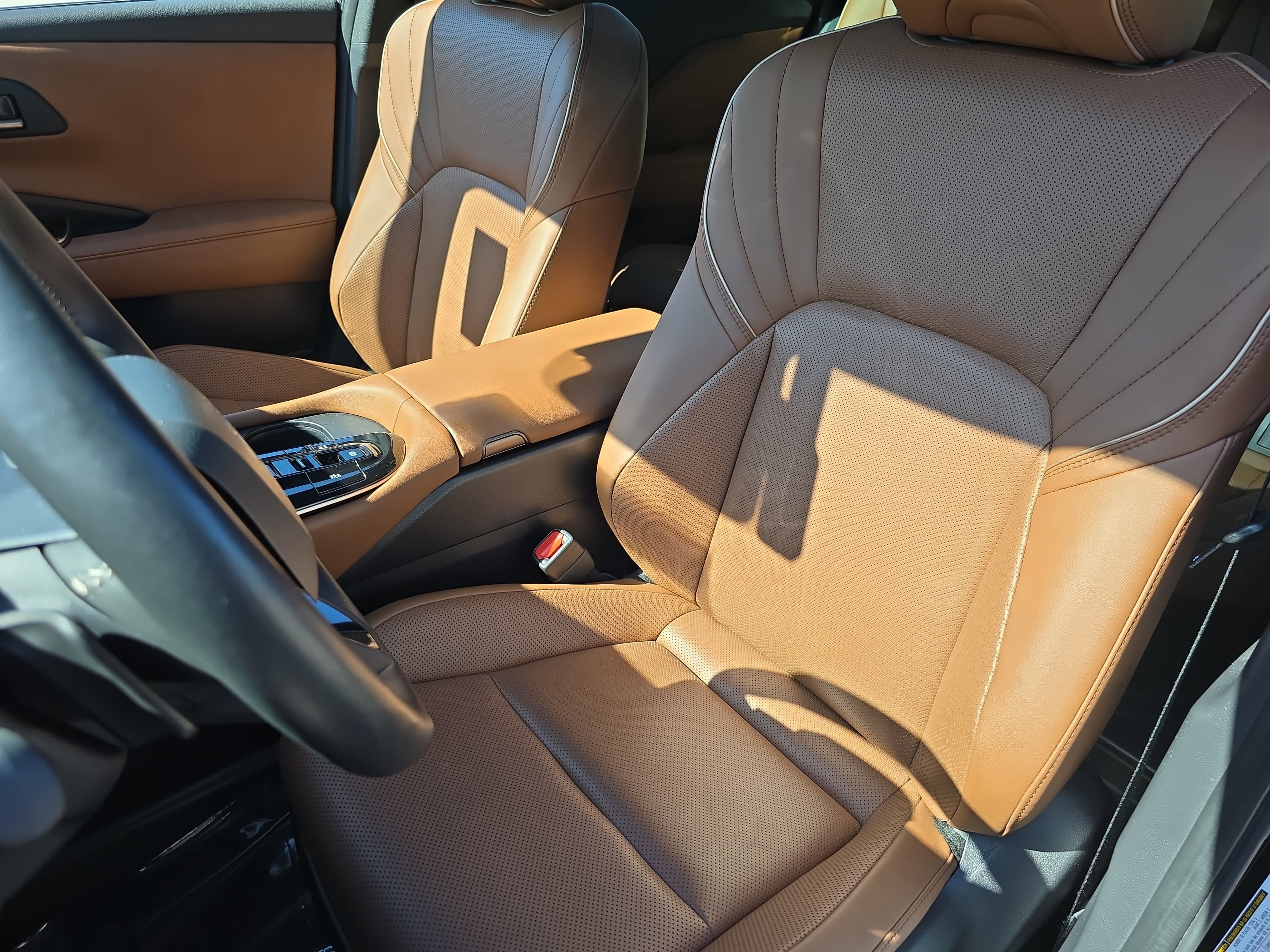 Used 2025 Toyota Crown Signia w/ Advanced Technology Package AWD/4WD image 16