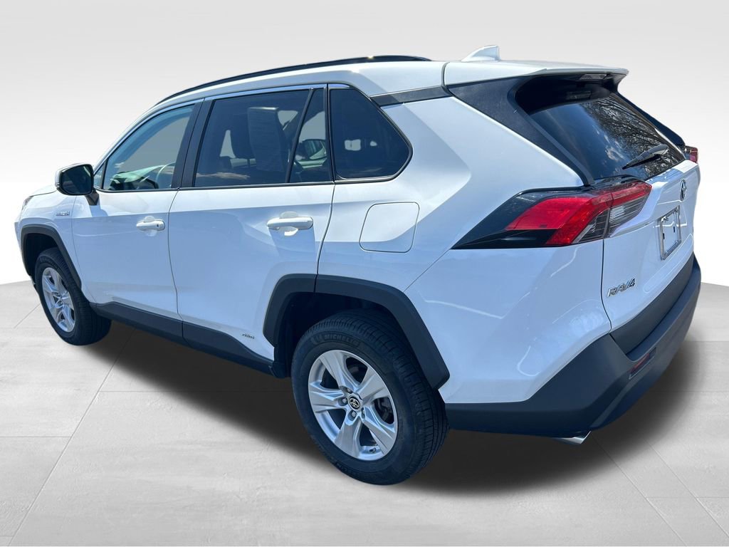 Certified 2021 Toyota RAV4 LE AWD/4WD image 4