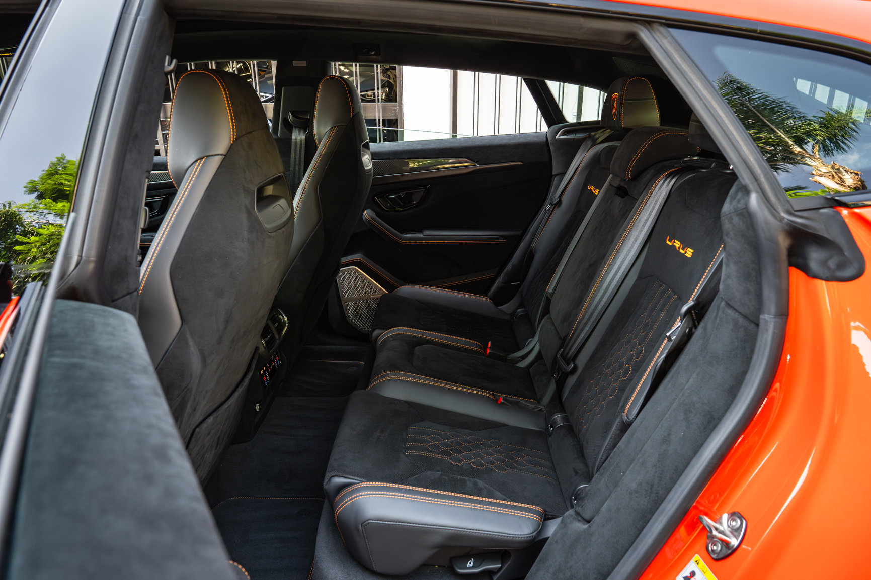 Used 2024 Lamborghini Urus Performante AWD/4WD image 6