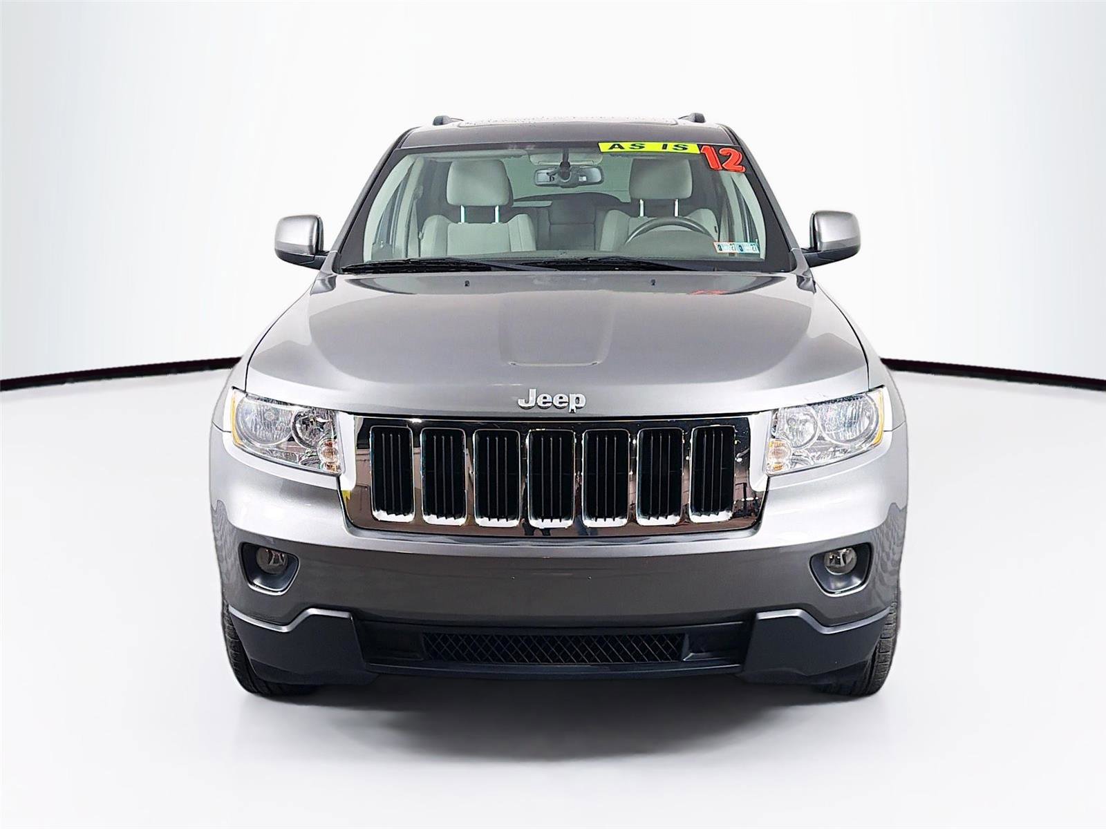 Used 2012 Jeep Grand Cherokee Laredo w/ Laredo E Group image 2