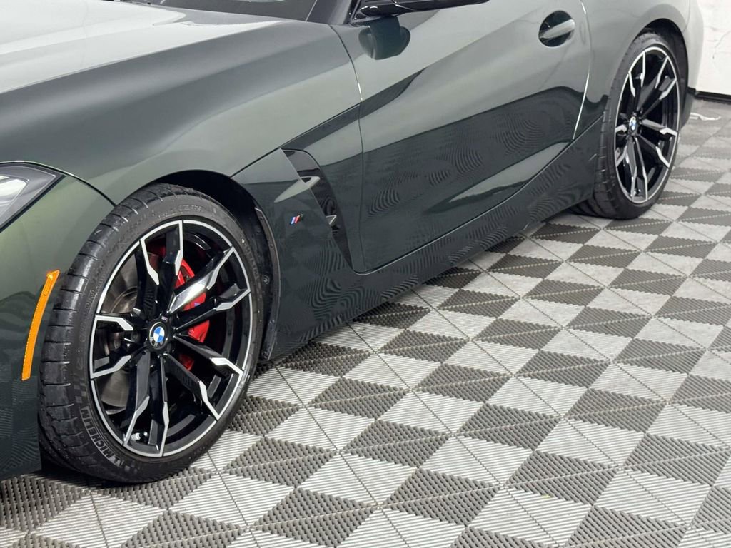Used 2025 BMW Z4 M40i w/ Edition RWD image 13