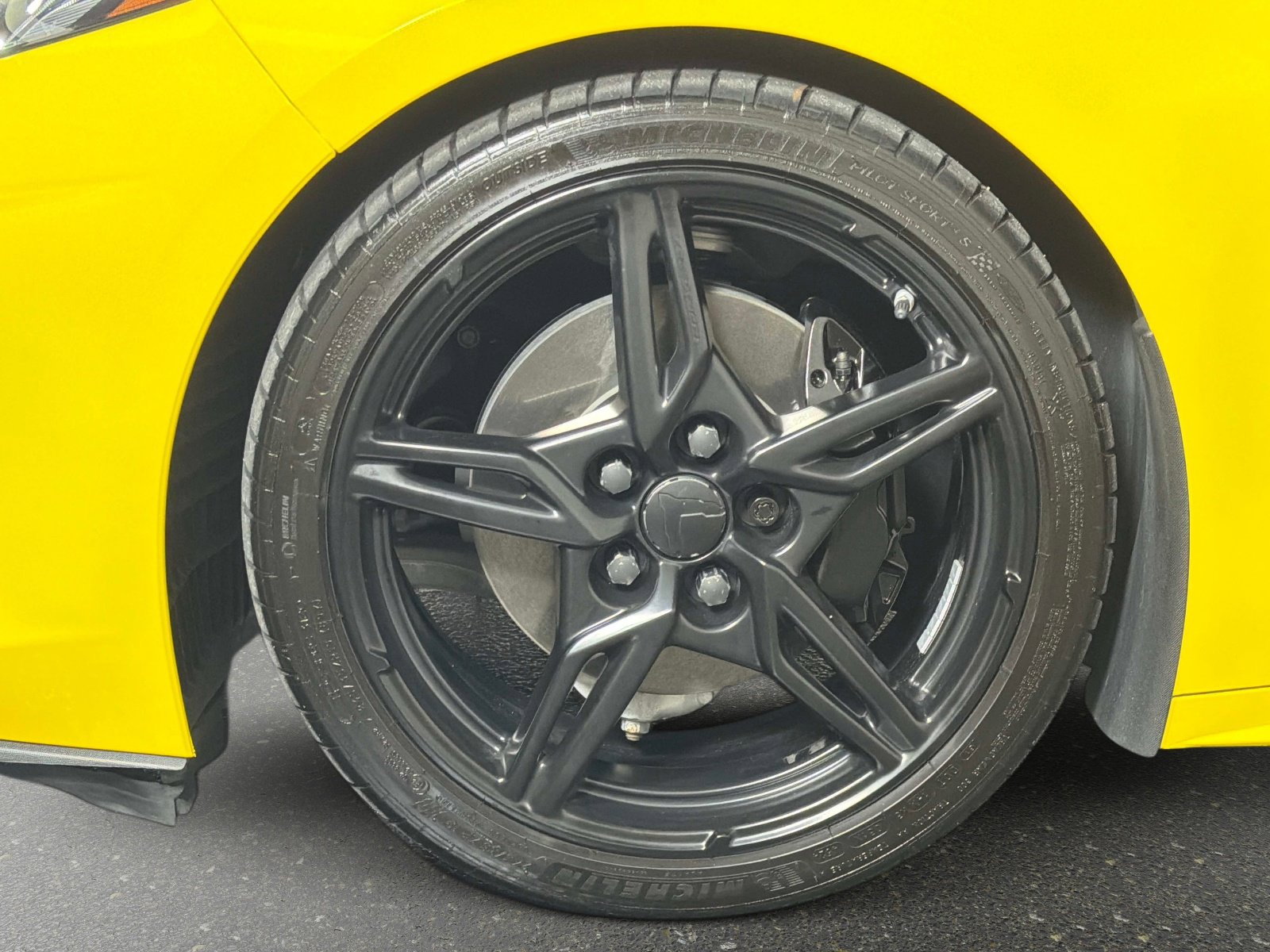 Used 2022 Chevrolet Corvette Stingray Preferred Conv w/ Battery Protection Package RWD image 12