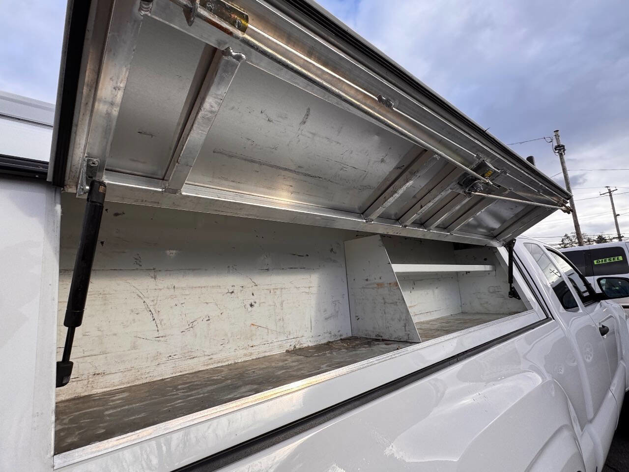 Used 2016 Toyota Tacoma SR image 37