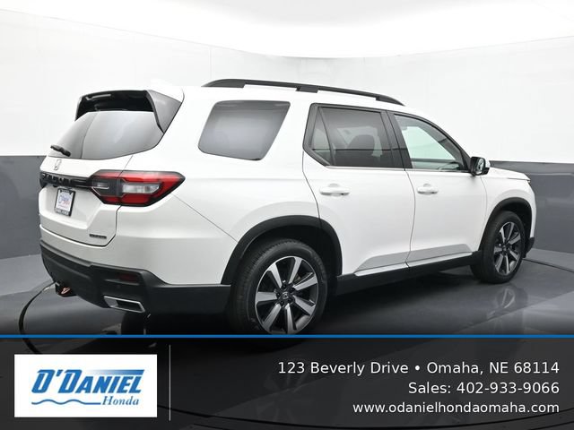 Used 2023 Honda Pilot Touring image 6