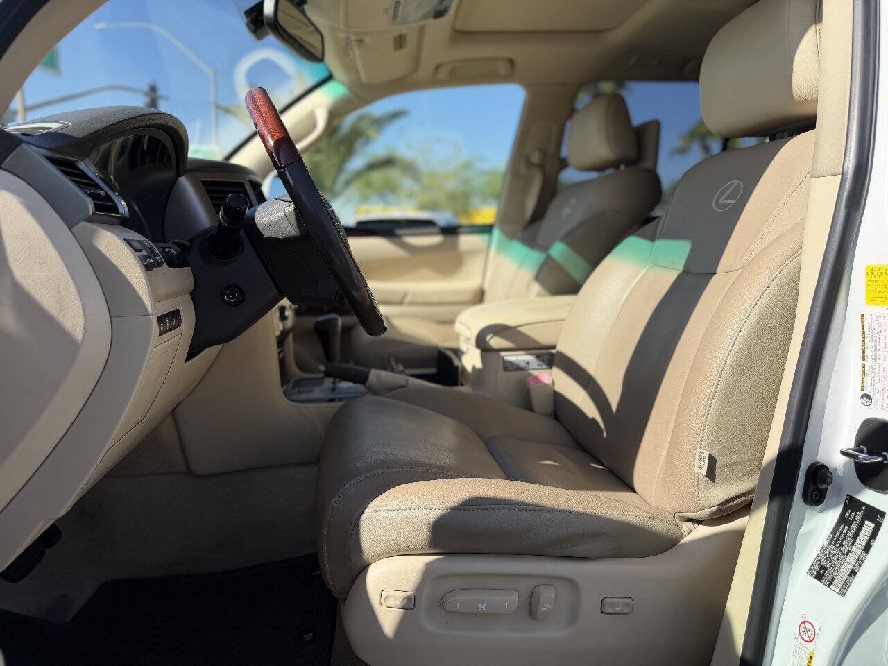 Used 2015 Lexus LX 570 4WD image 7