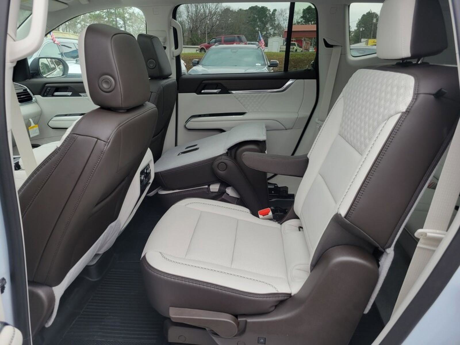 New 2026 GMC Acadia Denali w/ Super Cruise Package image 30