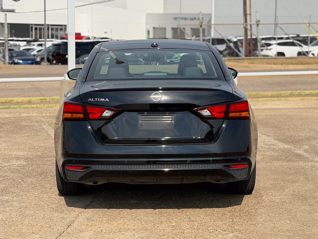 Used 2025 Nissan Altima 2.5 SV FWD image 6