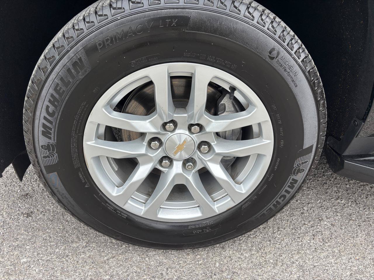 Used 2023 Chevrolet Tahoe LS AWD/4WD image 6
