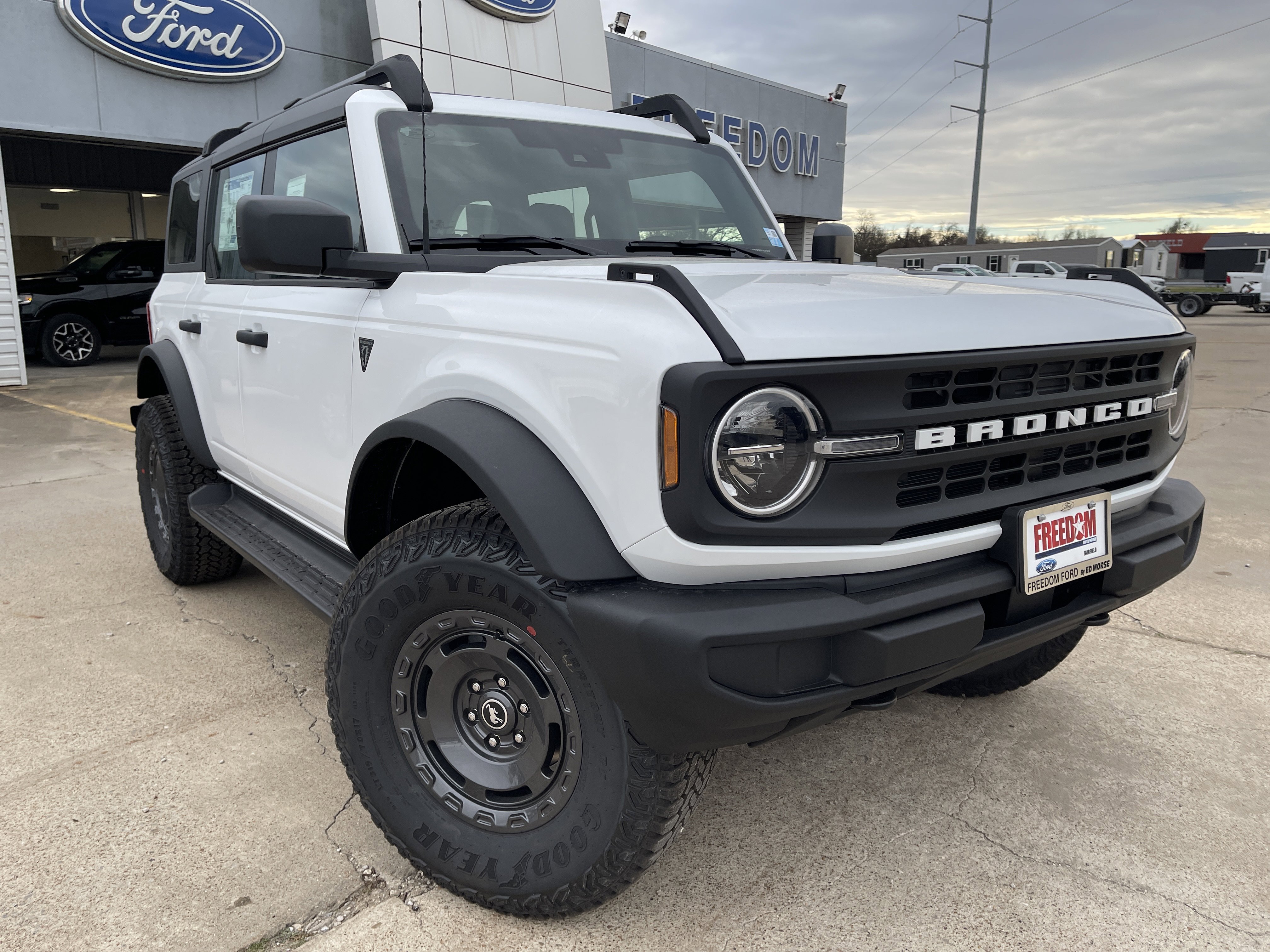 New 2025 Ford Bronco Base w/ Sasquatch Package image 2