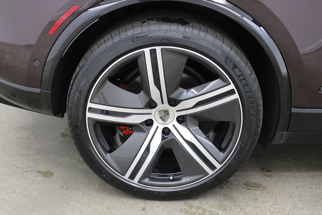 Used 2024 Porsche Macan Turbo Electric AWD/4WD image 13