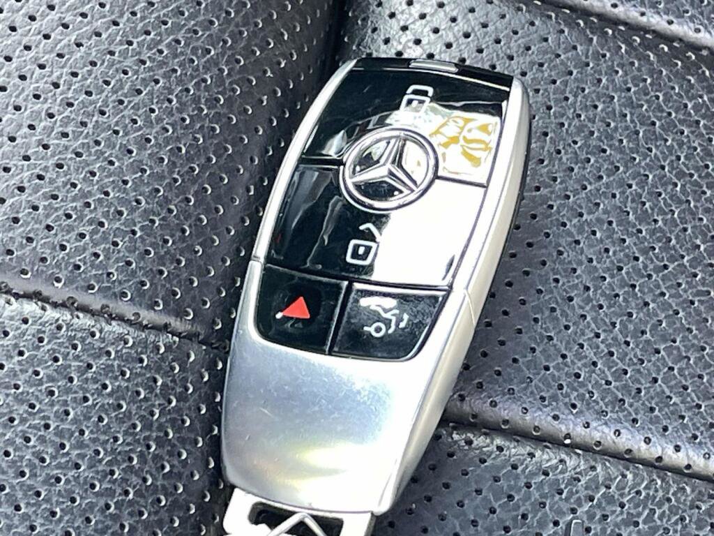 Used 2023 Mercedes-Benz E 450 4MATIC Coupe image 4