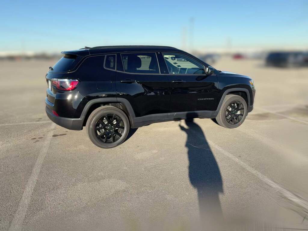 New 2026 Jeep Compass Latitude image 13