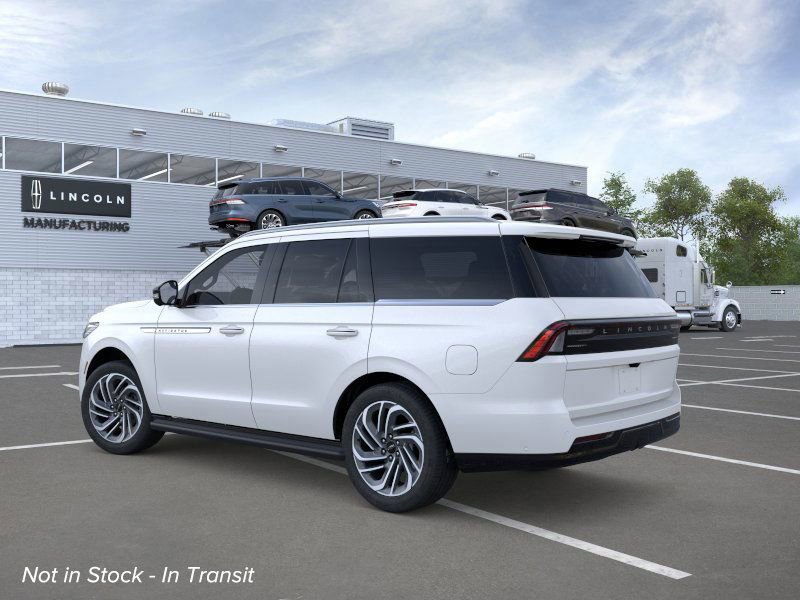 New 2026 Lincoln Navigator Premiere image 4