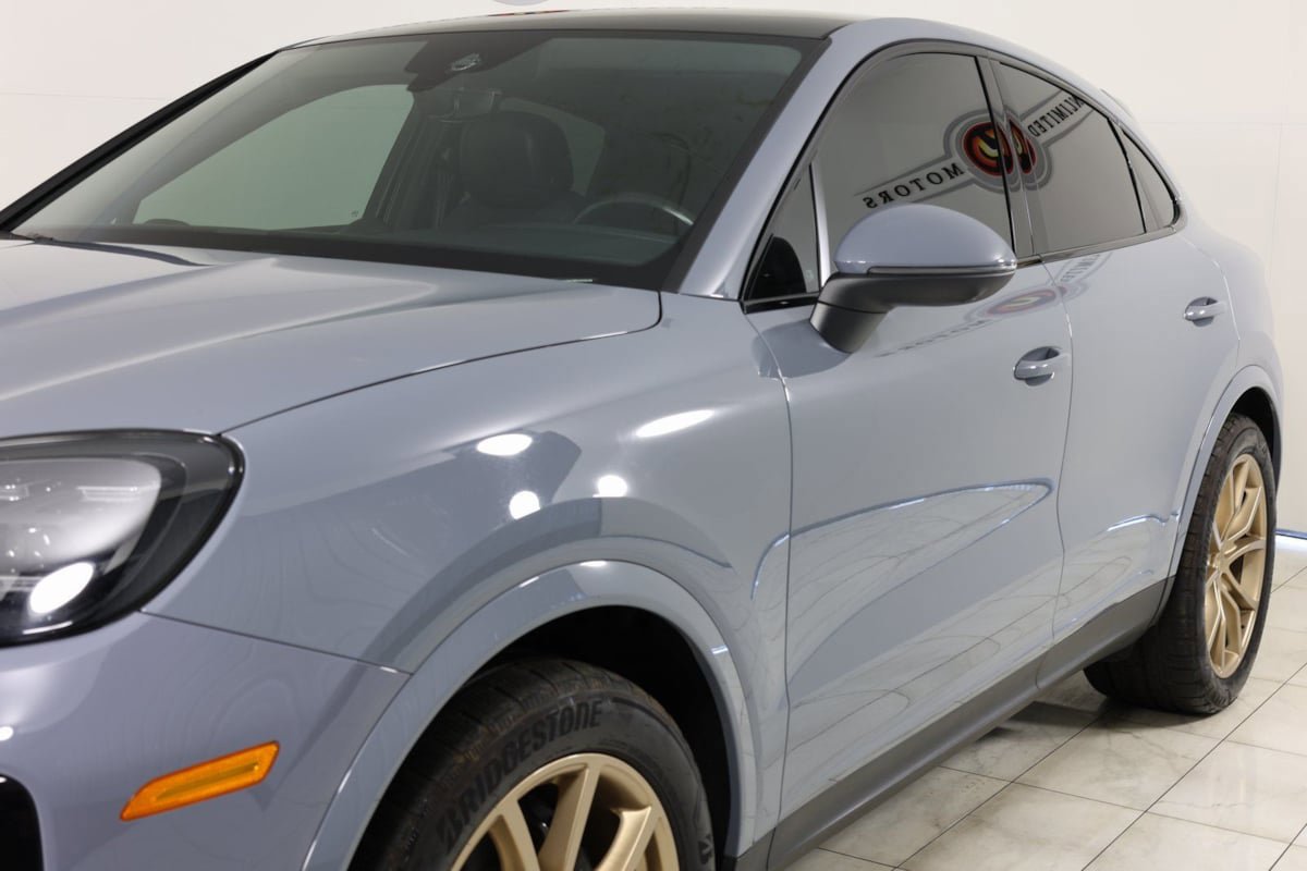 Used 2024 Porsche Cayenne Coupe image 45